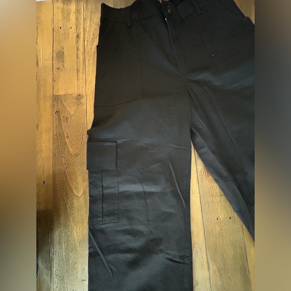 BLACK Cargo Loose Pants Grunge Y2K
adjustable hem ties and elastic back waist - Picture 6 of 13